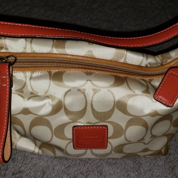 Coach Handbags - Little coach purse Coach Handbags - Little coach purse